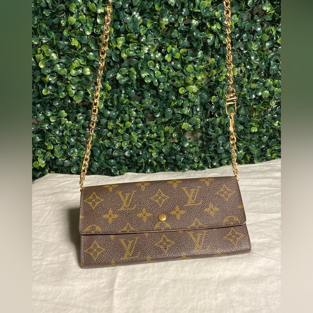 Louis Vuitton Wallet - Picture 4 of 16